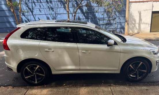 VOLVO-XC60-2015