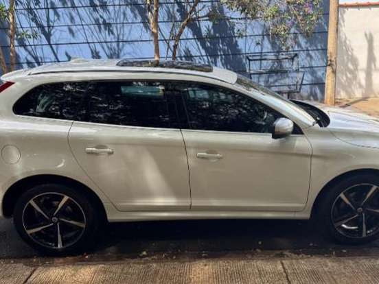 VOLVO-XC60-2.0 T5 R DESIGN TURBO GASOLINA 4P AUTOMÁTICO VOLVO-XC60-2015
