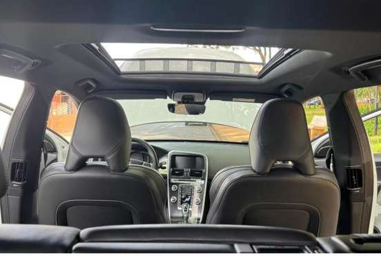 VOLVO-XC60-2015