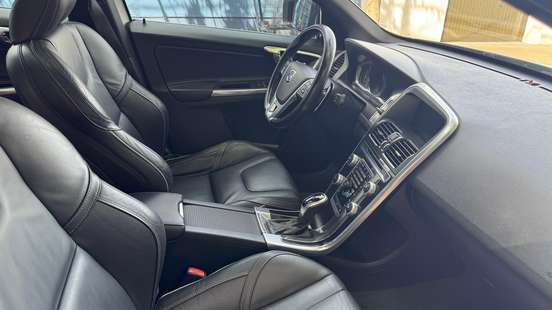 VOLVO-XC60-2.0 T5 R DESIGN TURBO GASOLINA 4P AUTOMÁTICO VOLVO-XC60-2015