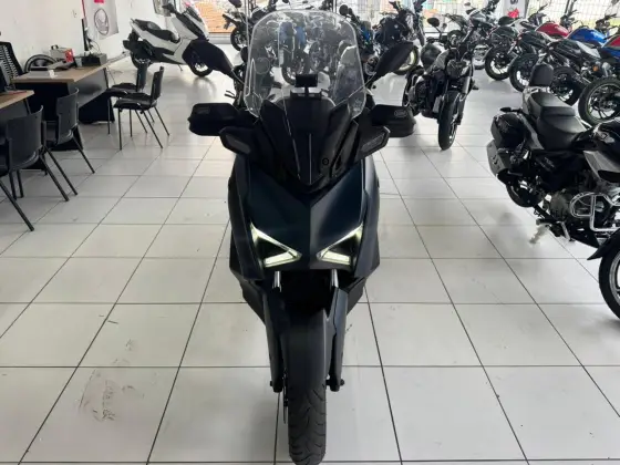 YAMAHA XMAX 250 CONNECTED ABS YAMAHA XMAX 250 CONNECTED ABS
