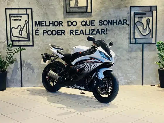 YAMAHA YZF-R6 