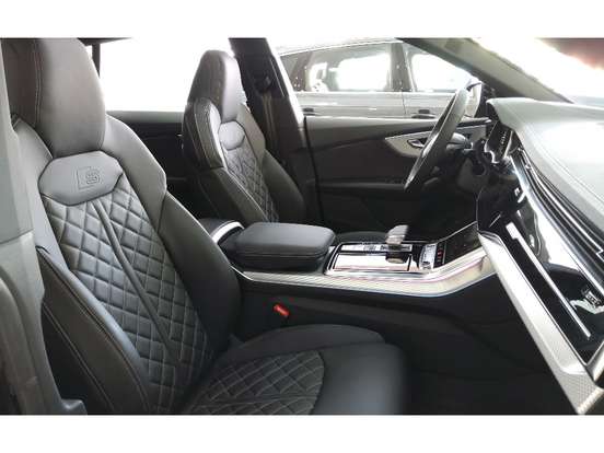 AUDI-Q8-3.0 TFSI GASOLINA PERFORMANCE BLACK QUATTRO TIPTRONIC AUDI-Q8-2025
