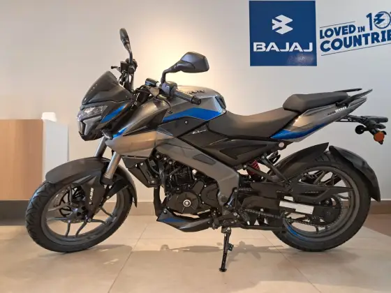 BAJAJ DOMINAR 200 
