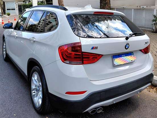 BMW-X1-2.0 16V TURBO ACTIVEFLEX SDRIVE20I 4P AUTOMÁTICO BMW-X1-2015