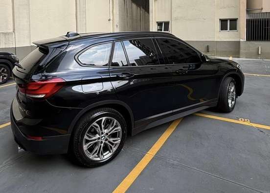 BMW-X1-2021