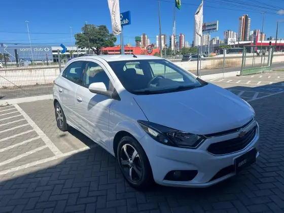 CHEVROLET ONIX 1.4 MPFI LTZ 8V FLEX 4P AUTOMÁTICO CHEVROLET ONIX 1.4 MPFI LTZ 8V FLEX 4P AUTOMÁTICO