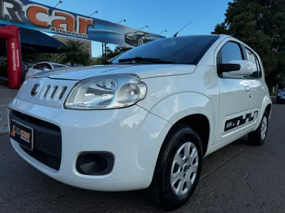FIAT UNO 1.0 VIVACE 8V FLEX 4P MANUAL FIAT UNO 1.0 VIVACE 8V FLEX 4P MANUAL
