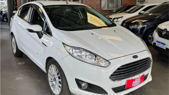 FORD FIESTA 1.6 TITANIUM HATCH 16V FLEX 4P POWERSHIFT FORD FIESTA 1.6 TITANIUM HATCH 16V FLEX 4P POWERSHIFT
