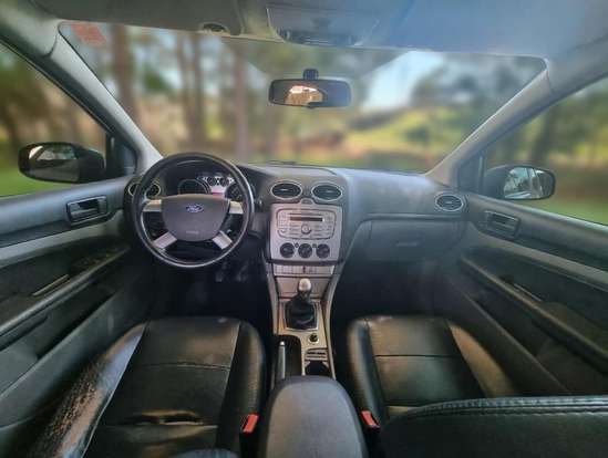FORD-FOCUS-2012