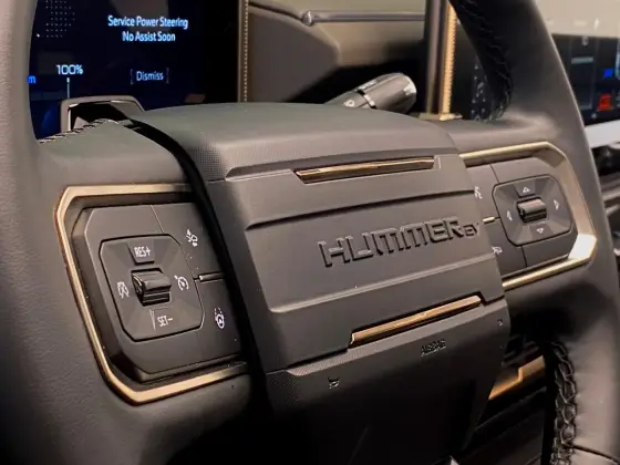 /en/city/cate-car-used-car/gmc-hummer-2024-350-kw-ev-suv-edition-1-4x4-41510902927853568/-10