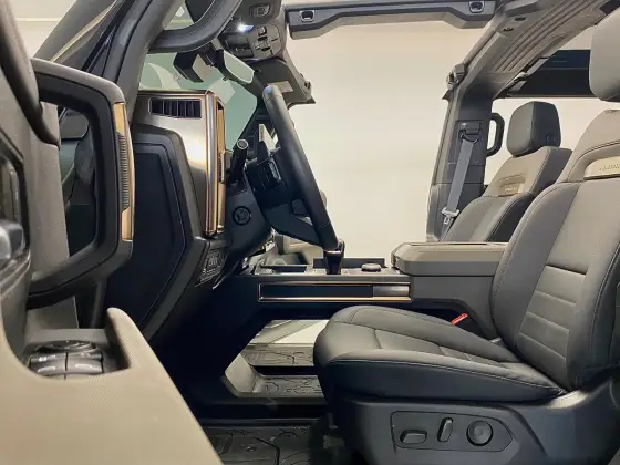 /en/city/cate-car-used-car/gmc-hummer-2024-350-kw-ev-suv-edition-1-4x4-41510902927853568/-11
