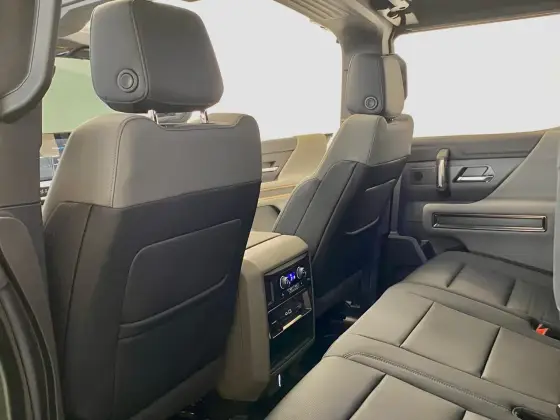 /en/city/cate-car-used-car/gmc-hummer-2024-350-kw-ev-suv-edition-1-4x4-41510902927853568/-13