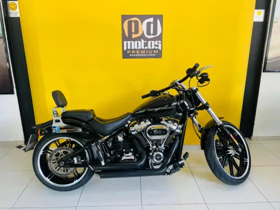 HARLEY-DAVIDSON SOFTAIL BREAKOUT 114 