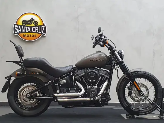 HARLEY-DAVIDSON SOFTAIL STREET BOB 