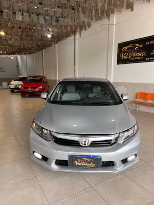 HONDA CIVIC 1.8 LXS 16V FLEX 4P AUTOMÁTICO HONDA CIVIC 1.8 LXS 16V FLEX 4P AUTOMÁTICO