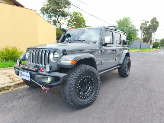 JEEP WRANGLER 2.0 TURBO GASOLINA SAHARA 4P 4X4 AT8