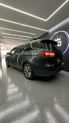 KIA-CARNIVAL-2018