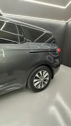 KIA-CARNIVAL-2018