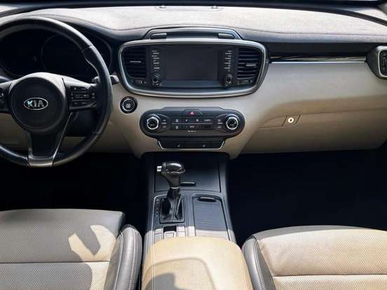 KIA-SORENTO-3.3 V6 GASOLINA EX 7L AUTOMATICO KIA-SORENTO-2017