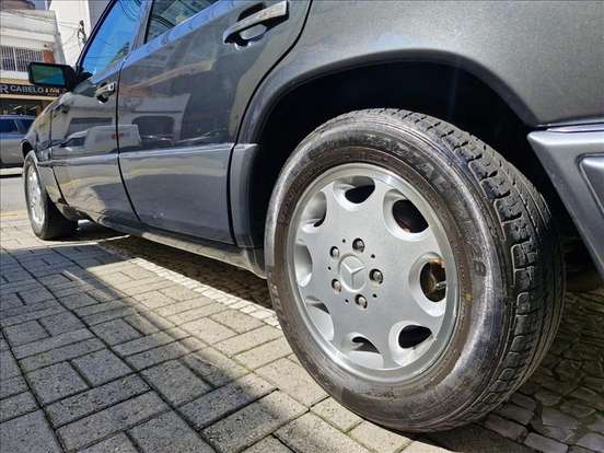 MERCEDES-BENZ-E 320-1995