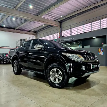 MITSUBISHI L200 TRITON 2.4 16V TURBO DIESEL SPORT HPE CD 4P 4X4 AUTOMÁTICO MITSUBISHI L200 TRITON 2.4 16V TURBO DIESEL SPORT HPE CD 4P 4X4 AUTOMÁTICO