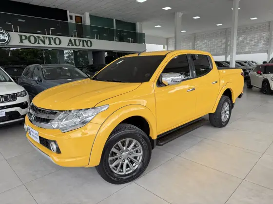 MITSUBISHI L200 TRITON 2.4 16V TURBO DIESEL SPORT HPE-S CD 4P 4X4 AUTOMÁTICO MITSUBISHI L200 TRITON 2.4 16V TURBO DIESEL SPORT HPE-S CD 4P 4X4 AUTOMÁTICO