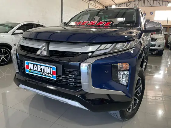 MITSUBISHI L200 TRITON 2.4 16V TURBO DIESEL SPORT HPE-S CD 4P 4X4 AUTOMÁTICO