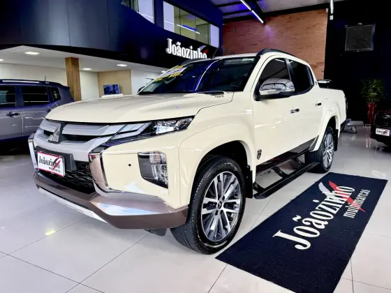 MITSUBISHI L200 TRITON 2.4 16V TURBO DIESEL SPORT HPE-S TERRA CD 4P 4X4 AUTOMÁTICO