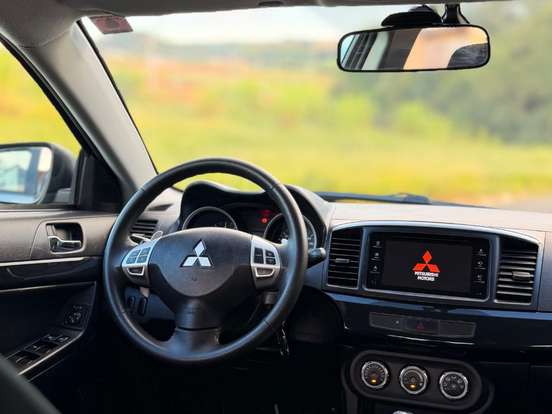 MITSUBISHI-LANCER-2.0 HL 16V GASOLINA 4P AUTOMÁTICO MITSUBISHI-LANCER-2015