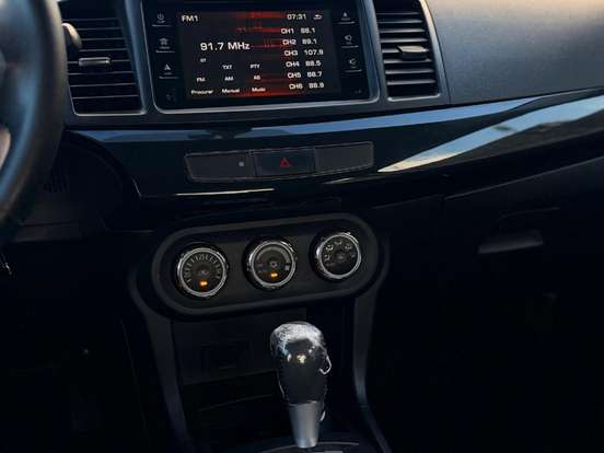 MITSUBISHI-LANCER-2.0 HL 16V GASOLINA 4P AUTOMÁTICO MITSUBISHI-LANCER-2015