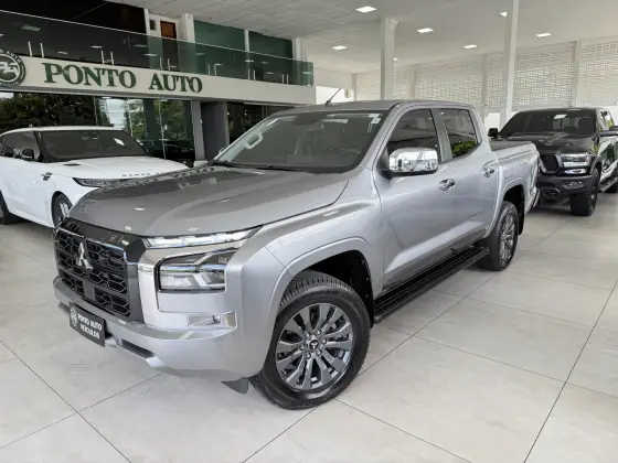 MITSUBISHI TRITON 2.4 BITURBO DIESEL CD HPE 4X4 AUTOMÁTICO MITSUBISHI TRITON 2.4 BITURBO DIESEL CD HPE 4X4 AUTOMÁTICO