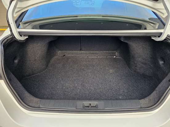 NISSAN-SENTRA-2023
