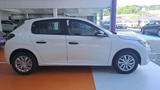 PEUGEOT-208-2023