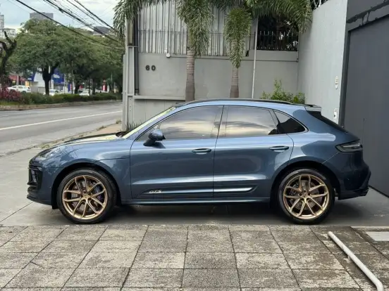 PORSCHE-MACAN-2023