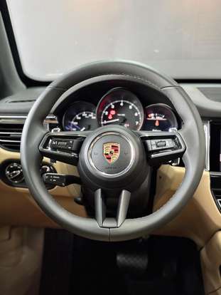 PORSCHE-MACAN-2025