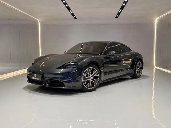 PORSCHE TAYCAN TURBO ELÉTRICO PORSCHE TAYCAN TURBO ELÉTRICO