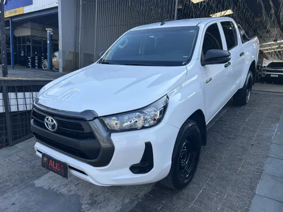 TOYOTA HILUX 2.8 D-4D TURBO DIESEL CD POWER PACK 4X4 MANUAL TOYOTA HILUX 2.8 D-4D TURBO DIESEL CD POWER PACK 4X4 MANUAL