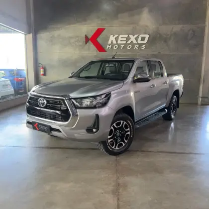 TOYOTA HILUX 2.8 D-4D TURBO DIESEL CD SRV 4X4 AUTOMÁTICO TOYOTA HILUX 2.8 D-4D TURBO DIESEL CD SRV 4X4 AUTOMÁTICO
