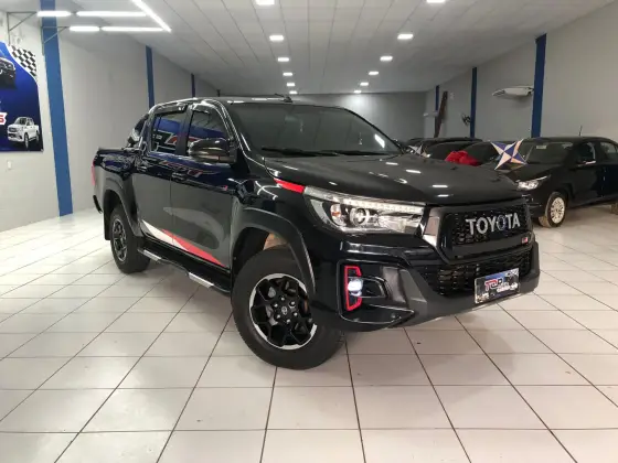 TOYOTA HILUX 2.8 GR SPORT 4X4 CD 16V DIESEL 4P AUTOMÁTICO