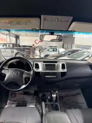 TOYOTA-HILUX-2012