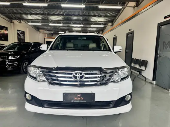 TOYOTA HILUX SW4 2.7 SR 4X2 16V FLEX 4P AUTOMÁTICO