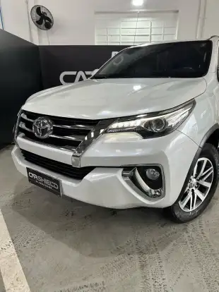TOYOTA-HILUX SW4-2.8 SRX 4X4 7 LUGARES 16V TURBO INTERCOOLER DIESEL 4P AUTOMÁTICO TOYOTA-HILUX SW4-2016