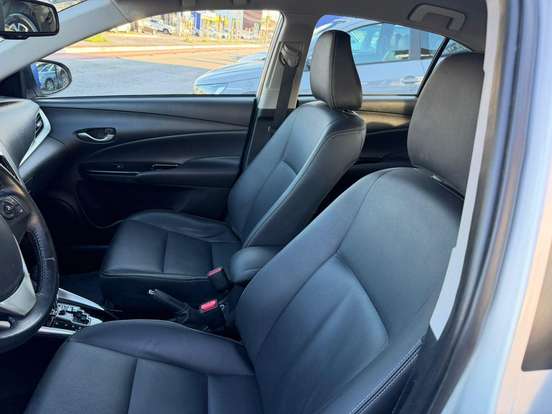 TOYOTA-YARIS-2021