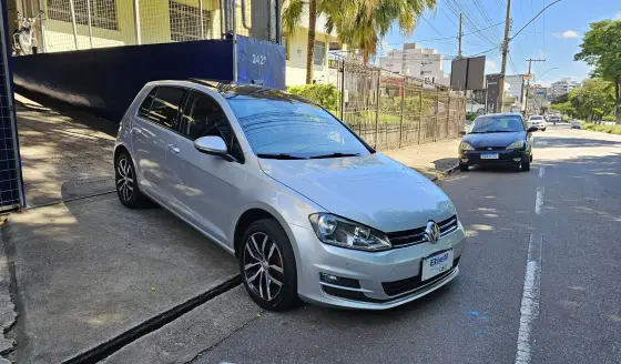 VOLKSWAGEN GOLF 1.4 TSI HIGHLINE 16V GASOLINA 4P AUTOMÁTICO VOLKSWAGEN GOLF 1.4 TSI HIGHLINE 16V GASOLINA 4P AUTOMÁTICO