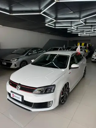 VOLKSWAGEN JETTA 2.0 COMFORTLINE FLEX 4P MANUAL