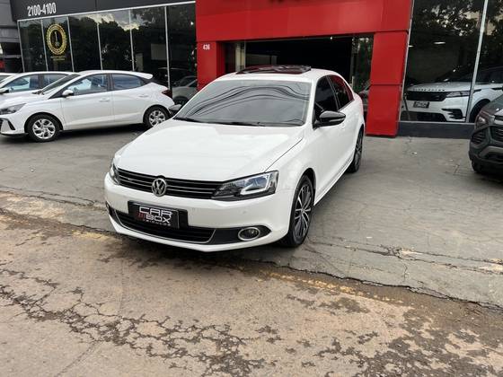 VOLKSWAGEN JETTA 2013 2.0 TSI HIGHLINE 211 HP GASOLINE 4-DOOR TIPTRONIC