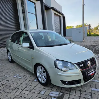 VOLKSWAGEN POLO SEDAN 1.6 MI COMFORTLINE 8V FLEX 4P MANUAL VOLKSWAGEN POLO SEDAN 1.6 MI COMFORTLINE 8V FLEX 4P MANUAL