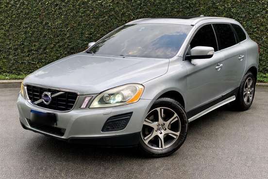 VOLVO-XC60-2011