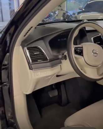 VOLVO-XC90-2019